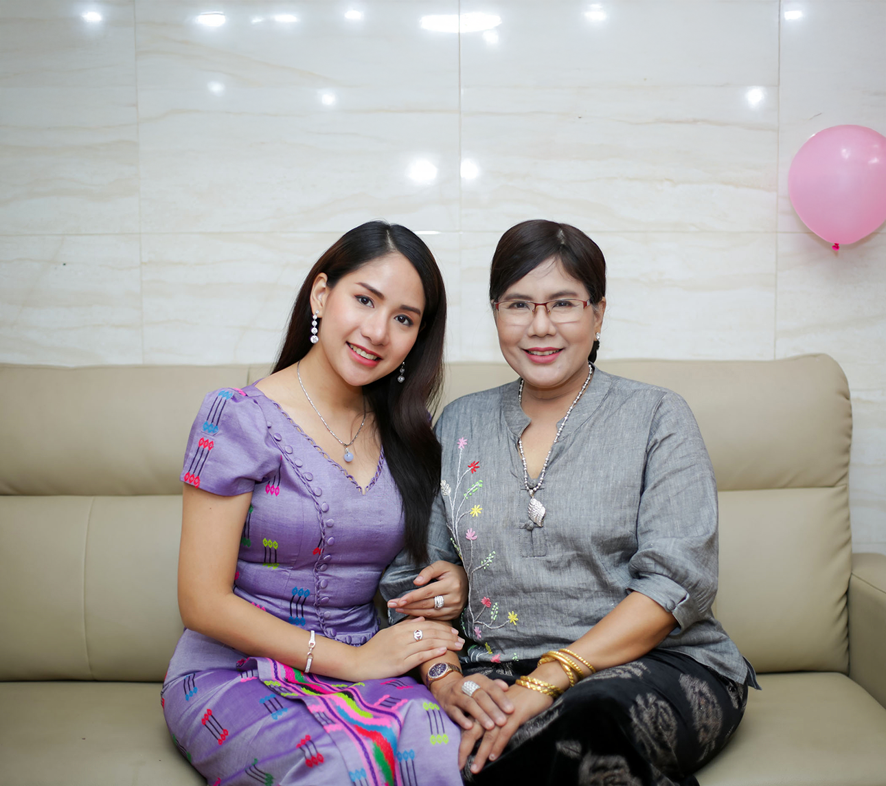 သမီး